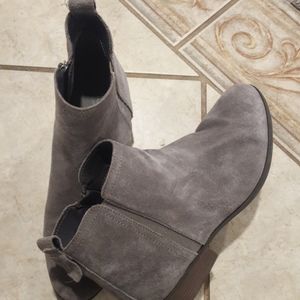 Women's Gray Ankle Boots. Size 8